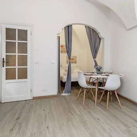 H11 M Old Town - Casino * Sanremo